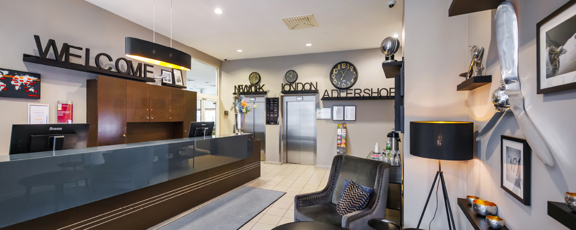 Empfangsmitarbeiter Airporthotel Adlershof (m/w/d), 1. Bild